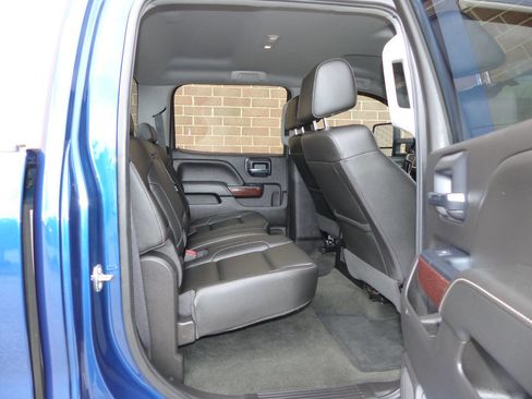 Used 2018 GMC Sierra 3500 SLE w/ SLE Preferred Package AWD/4WD image 37