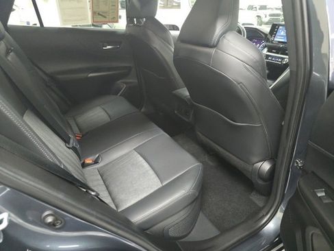 Certified 2021 Toyota Venza XLE image 8