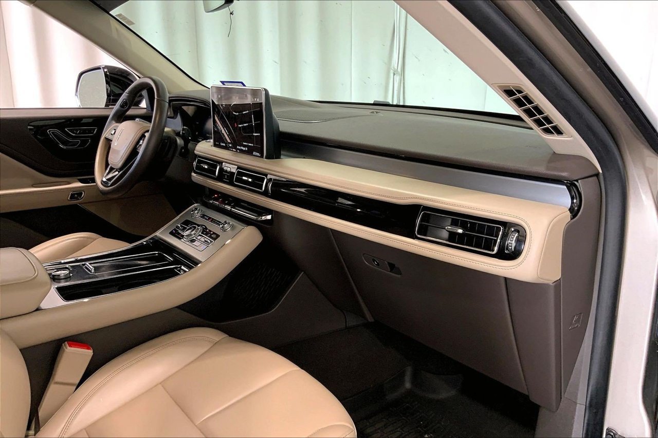 Used 2021 Lincoln Aviator 2WD image 28