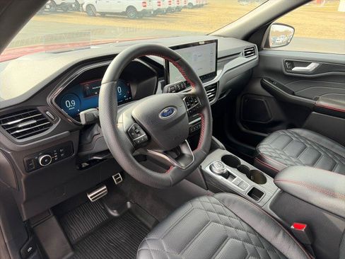 Used 2024 Ford Escape ST-Line Elite w/ Premium Technology Package AWD/4WD image 11