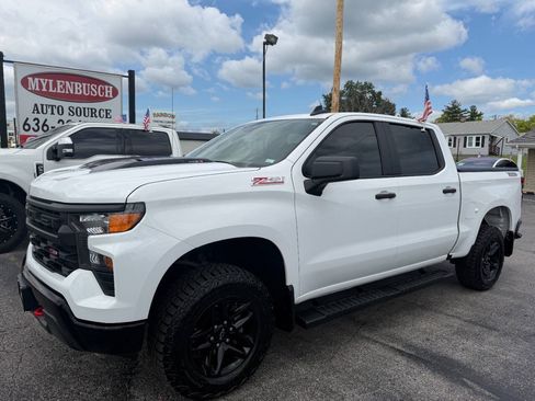 Used 2024 Chevrolet Silverado 1500 Custom Trail Boss AWD/4WD image 2