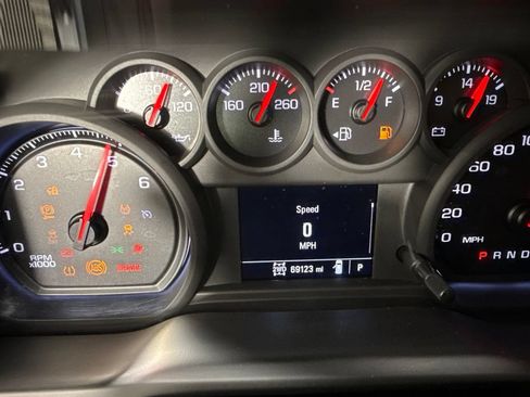 Used 2019 Chevrolet Silverado 1500 Custom Trail Boss w/ Custom Convenience Package AWD/4WD image 15