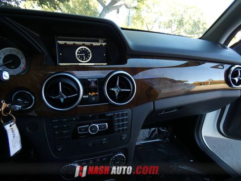 Used 2014 Mercedes-Benz GLK 350 2WD w/ Premium 1 Package image 46