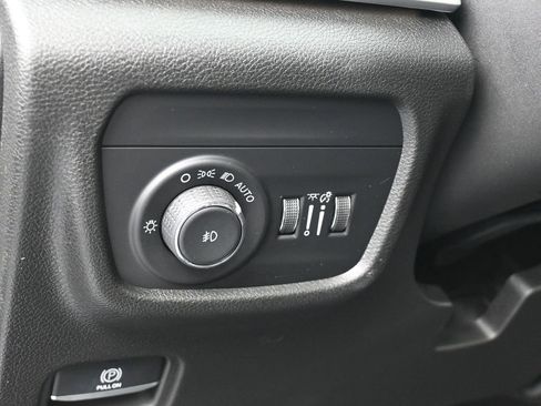 Used 2023 Jeep Grand Cherokee L Limited image 15