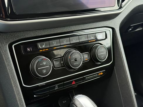 Used 2022 Volkswagen Atlas Cross Sport SE image 44