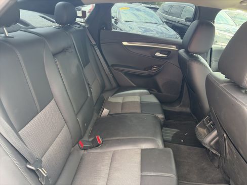 Used 2015 Chevrolet Impala LT FWD image 14