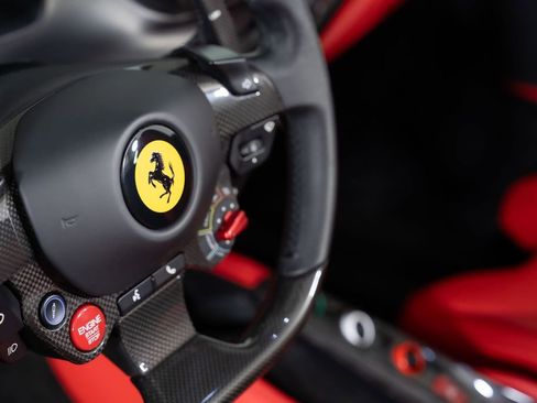 Used 2023 Ferrari F8 Tributo RWD image 31