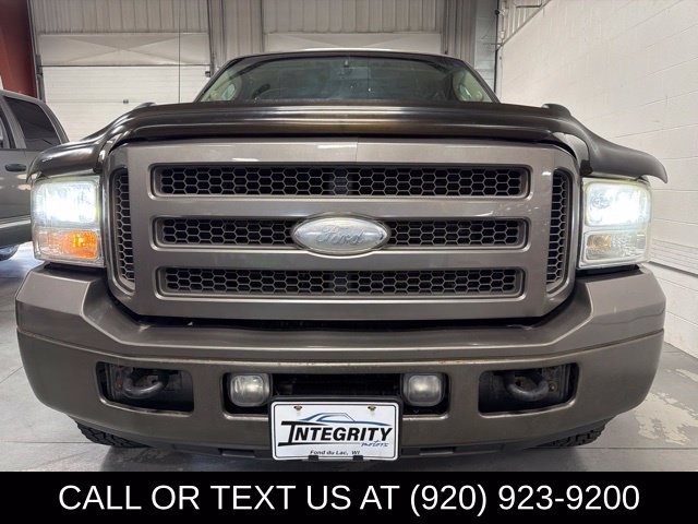 Used 2005 Ford Excursion Limited AWD/4WD image 2
