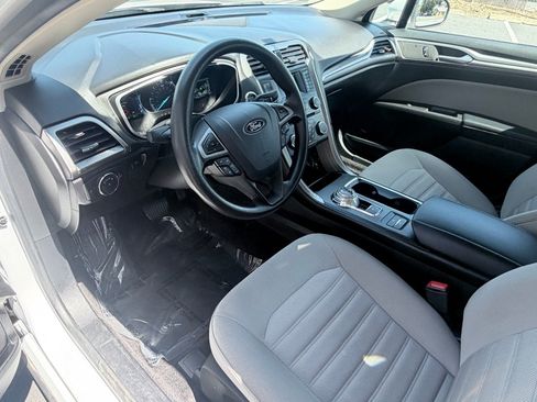 Used 2018 Ford Fusion S FWD image 12