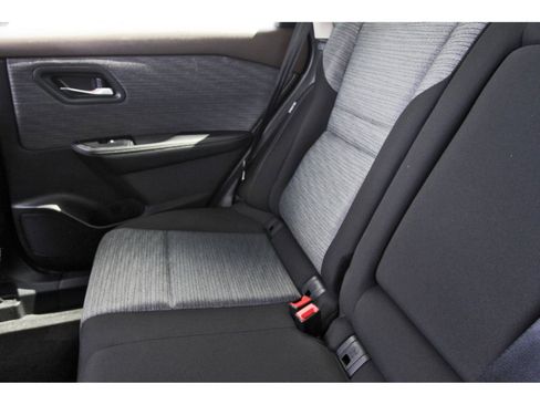 Used 2023 Nissan Rogue SV image 14