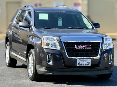 Used 2015 GMC Terrain SLT FWD image 2