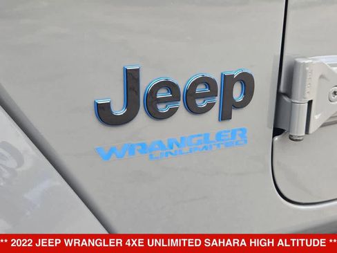 Used 2022 Jeep Wrangler Unlimited Sahara AWD/4WD image 11