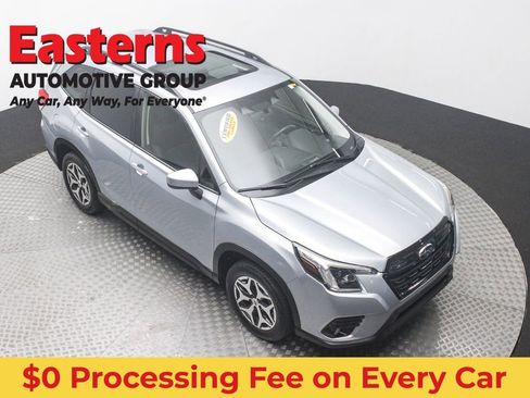 Used 2023 Subaru Forester Premium AWD/4WD image 3
