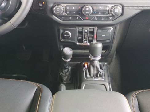 New 2026 Jeep Wrangler Sahara AWD/4WD image 19