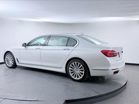 Used 2020 BMW 740i w/ Cold Weather Package RWD image 6