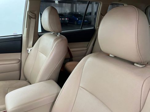 Used 2013 Toyota Highlander Limited AWD/4WD image 13