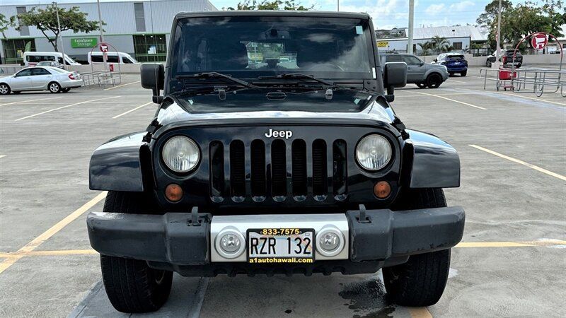 Used 2013 Jeep Wrangler Unlimited Sahara AWD/4WD image 4