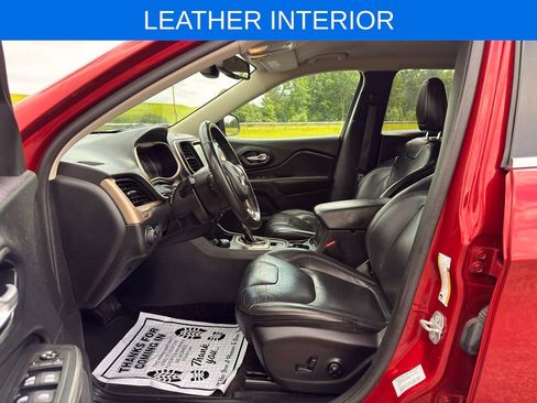 Used 2016 Jeep Cherokee Limited AWD/4WD image 2