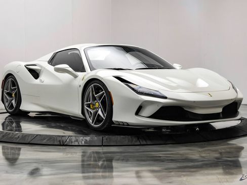 Used 2022 Ferrari F8 Tributo RWD image 32