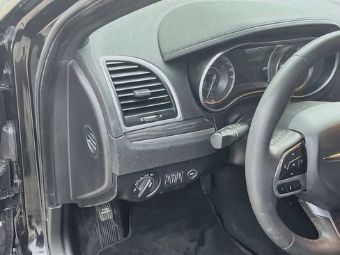 Used 2022 Chrysler 300 Touring w/ Sport Appearance Package RWD image 10