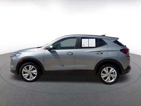 Used 2025 Buick Encore GX Preferred FWD image 9