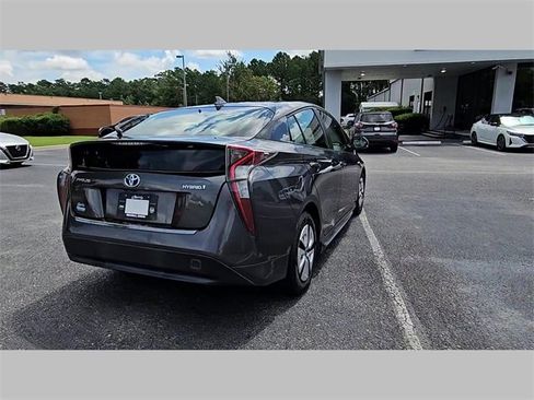 Used 2017 Toyota Prius Three w/ Advanced Technology Package image 30