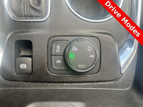 Used 2020 Chevrolet Traverse RS image 23