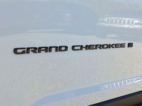 Certified 2023 Jeep Grand Cherokee L Laredo image 13