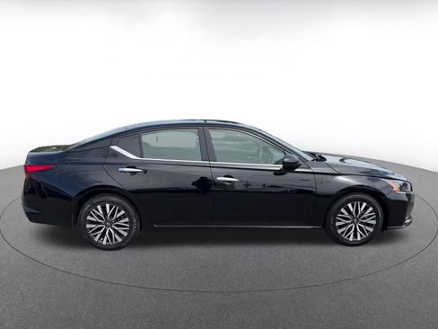 Used 2025 Nissan Altima 2.5 SV image 16