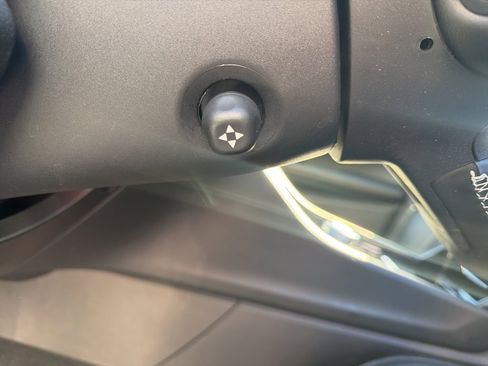 Used 2024 Jeep Grand Cherokee Overland w/ Trailer Tow Package image 9