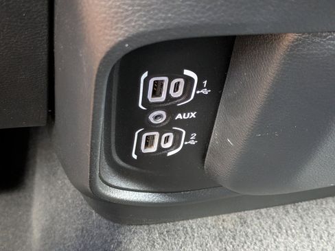 Used 2025 RAM 1500 Big Horn AWD/4WD image 30