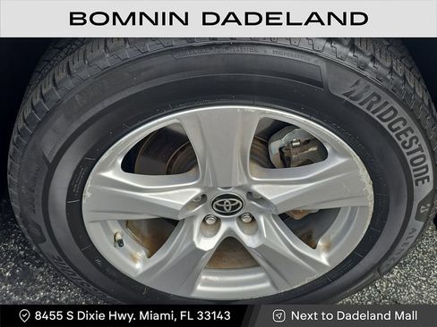 Used 2022 Toyota Highlander L image 9