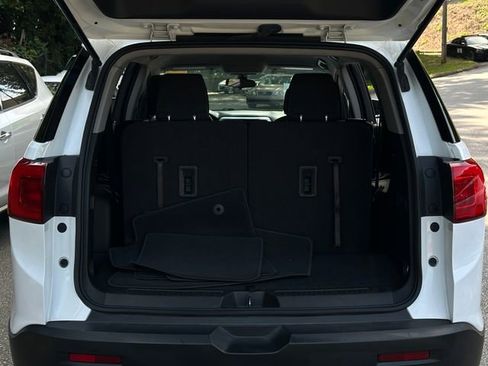 Used 2017 GMC Acadia SLE image 29