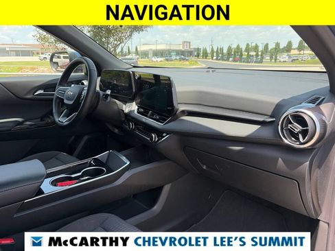 Used 2025 Chevrolet Equinox LT FWD image 27