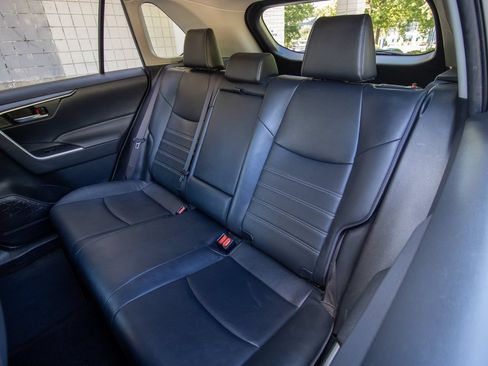 Used 2020 Toyota RAV4 XLE Premium FWD image 17