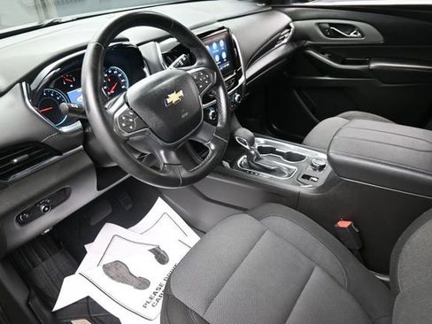 Used 2023 Chevrolet Traverse LT FWD image 12