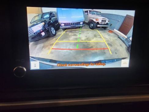 Used 2024 Toyota Tacoma SR image 16