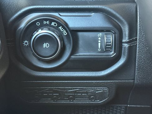 Used 2024 Jeep Wrangler Rubicon w/ Convenience Group image 43