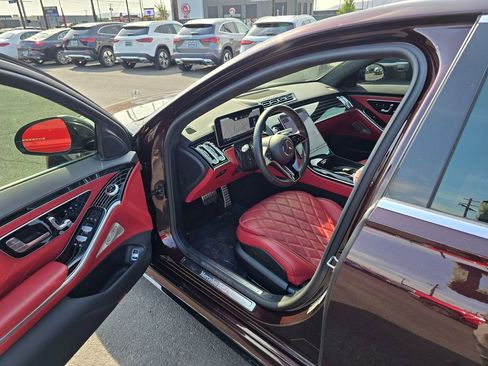 Certified 2022 Mercedes-Benz S 580 4MATIC Sedan w/ AMG Line Package image 22