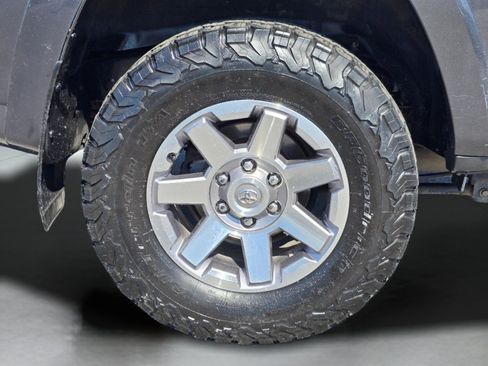 Used 2016 Toyota 4Runner Trail Premium AWD/4WD image 33