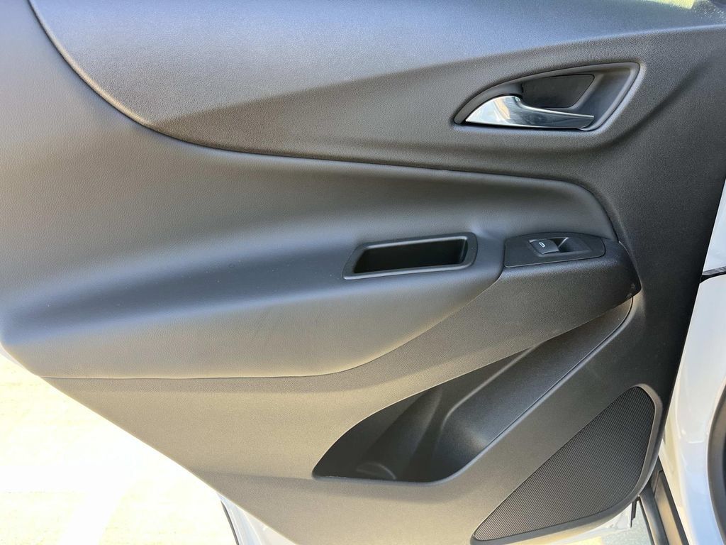 Used 2021 Chevrolet Equinox LT FWD image 21