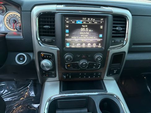 Used 2017 RAM 1500 Laramie w/ Convenience Group AWD/4WD image 28