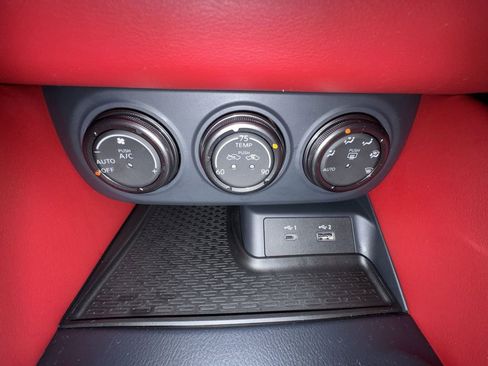 Used 2024 Nissan Z Performance w/ Floor Mat Package image 27