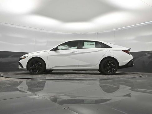 New 2026 Hyundai Elantra SEL Sport FWD image 35