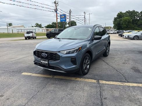 Used 2025 Ford Escape ST-Line w/ Tech Pack #1 AWD/4WD image 9