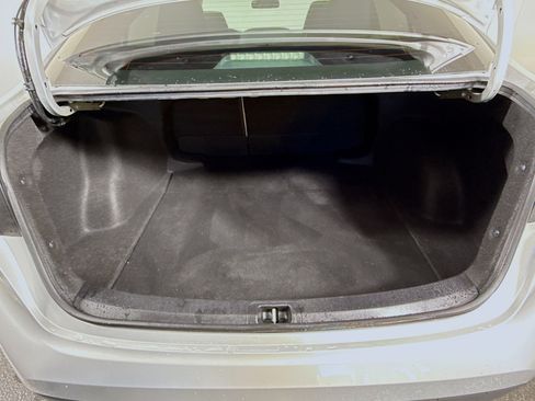 Used 2020 Toyota Corolla LE image 34