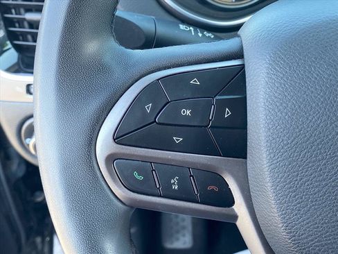 Used 2022 Jeep Cherokee Limited AWD/4WD image 18