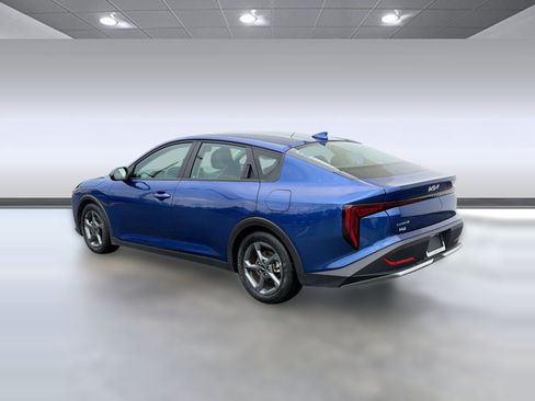 Used 2025 Kia K4 FWD image 3