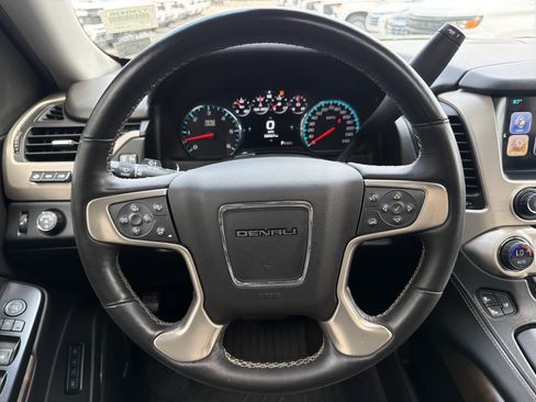 Used 2018 GMC Yukon Denali w/ Denali Ultimate Package AWD/4WD image 17