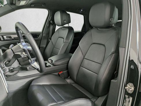 Certified 2023 Porsche Cayenne AWD/4WD image 5